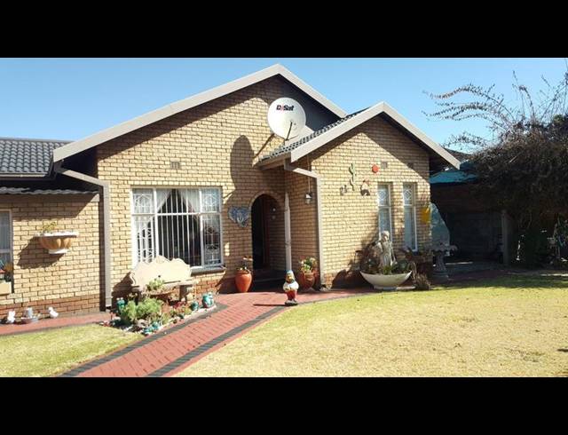 3 BEDROOM HOUSE FOR SALE IN VANDERBIJLPARK SW 2